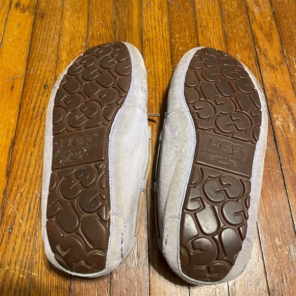 Ugg Dakota Slippers, size 9, periwinkle - Picture 3 of 5